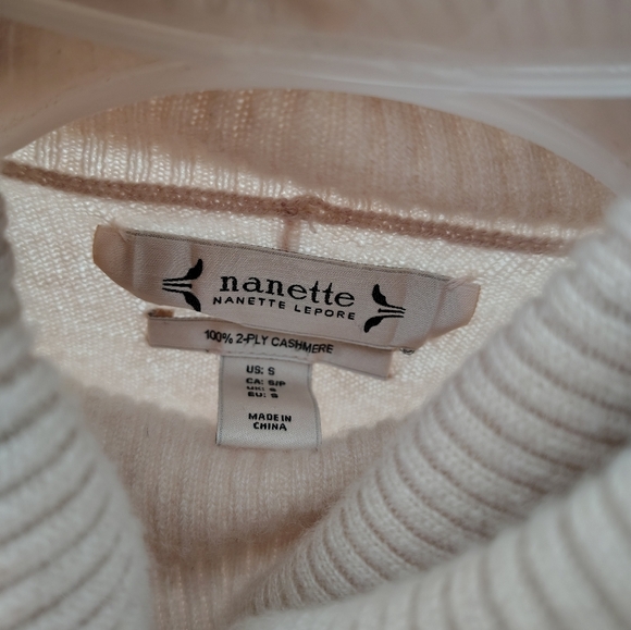 Nanette Lepore Women's Turtleneck Sweater - Light Pink 100% Cashmere Sz Small - Picture 12 of 13